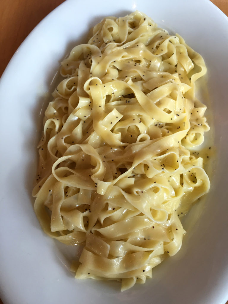 Buttered egg noodles with poppyseed